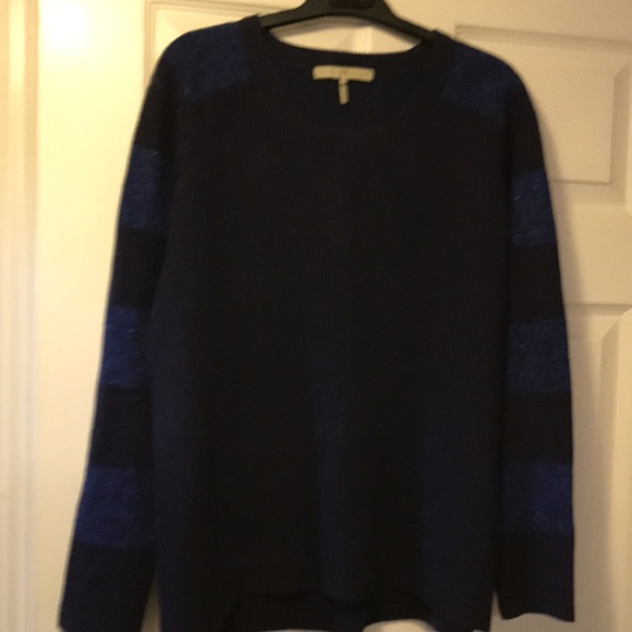 Sweater - Picture 2 of 9